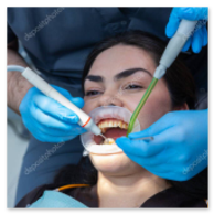 Sala operativa con poltrona dentistica moderna